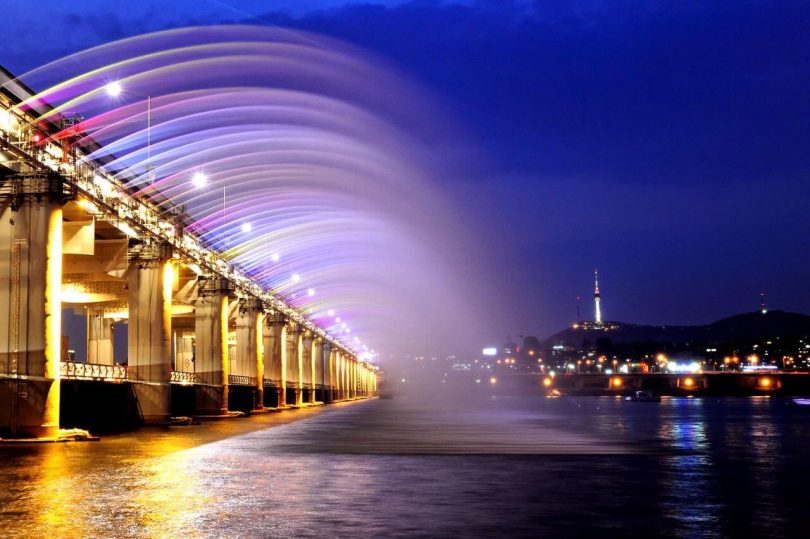Banpo-Bridge-Jembatan-Banpo-Tempat-Wisata-Terbaik-di-Seoul-Korea-Selatan-810x539