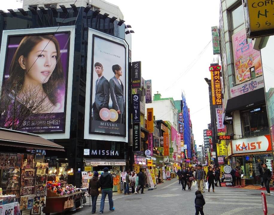 3-Myeong-dong-Street-Tempat-Wisata-Terbaik-di-Seoul-Korea-Selatan (1)